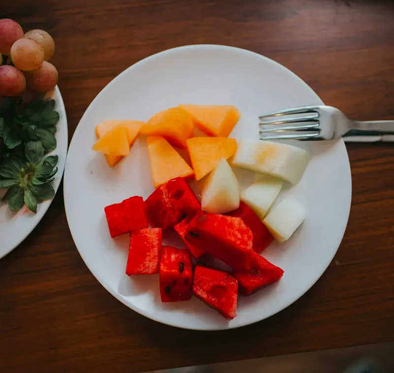 Здорова їжа, овочі, білки та баланс у жіночому харчуванні