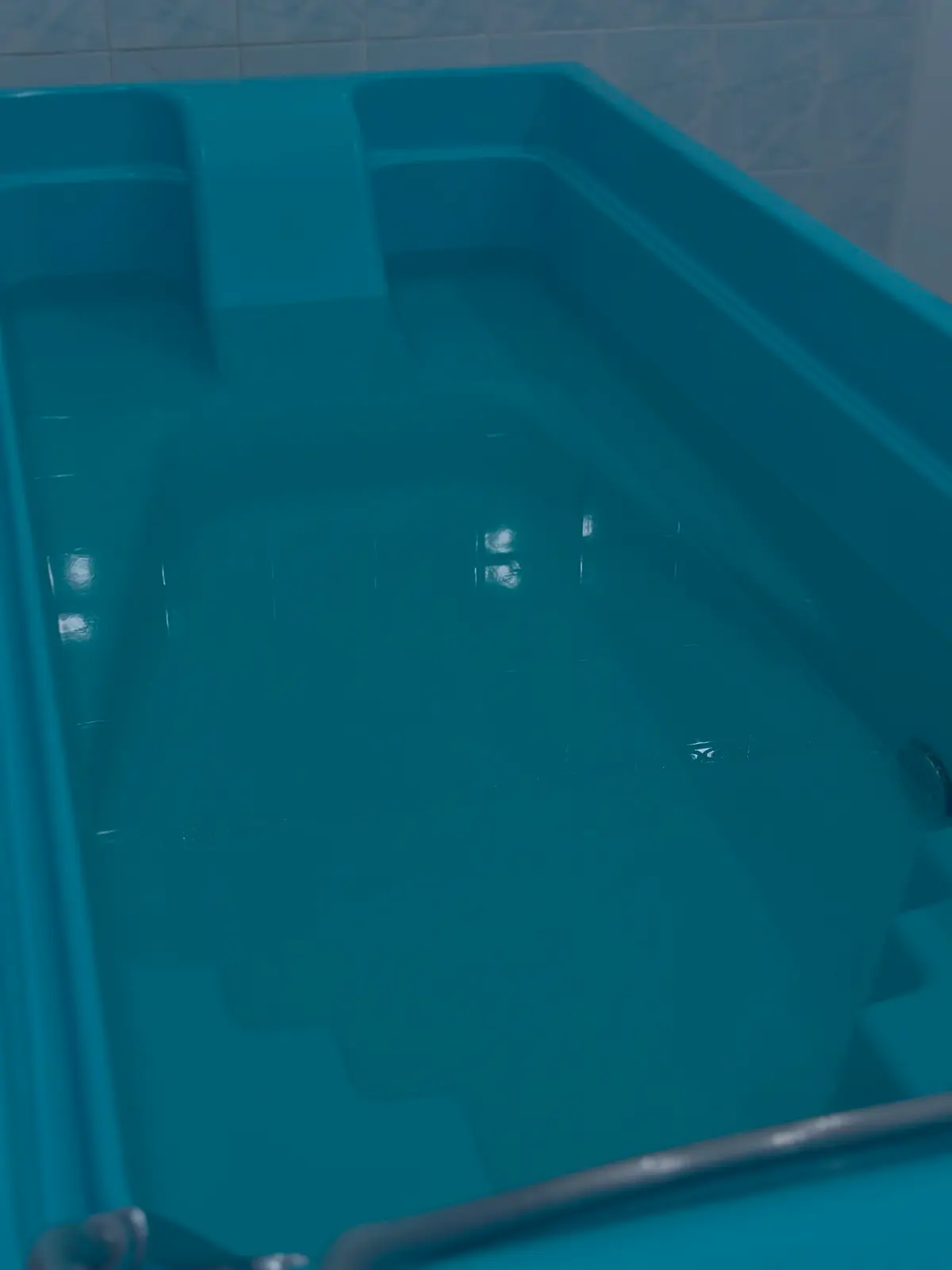 Гідромасажна ванна об'ємом 300 літрів у студії GidroLife